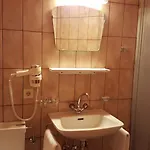 Valisera